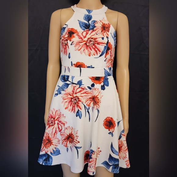 ALMOST FAMOUS Womens Ivory Floral Knee Length Fit + Flare Dress  Size: Small - Picture 1 of 10